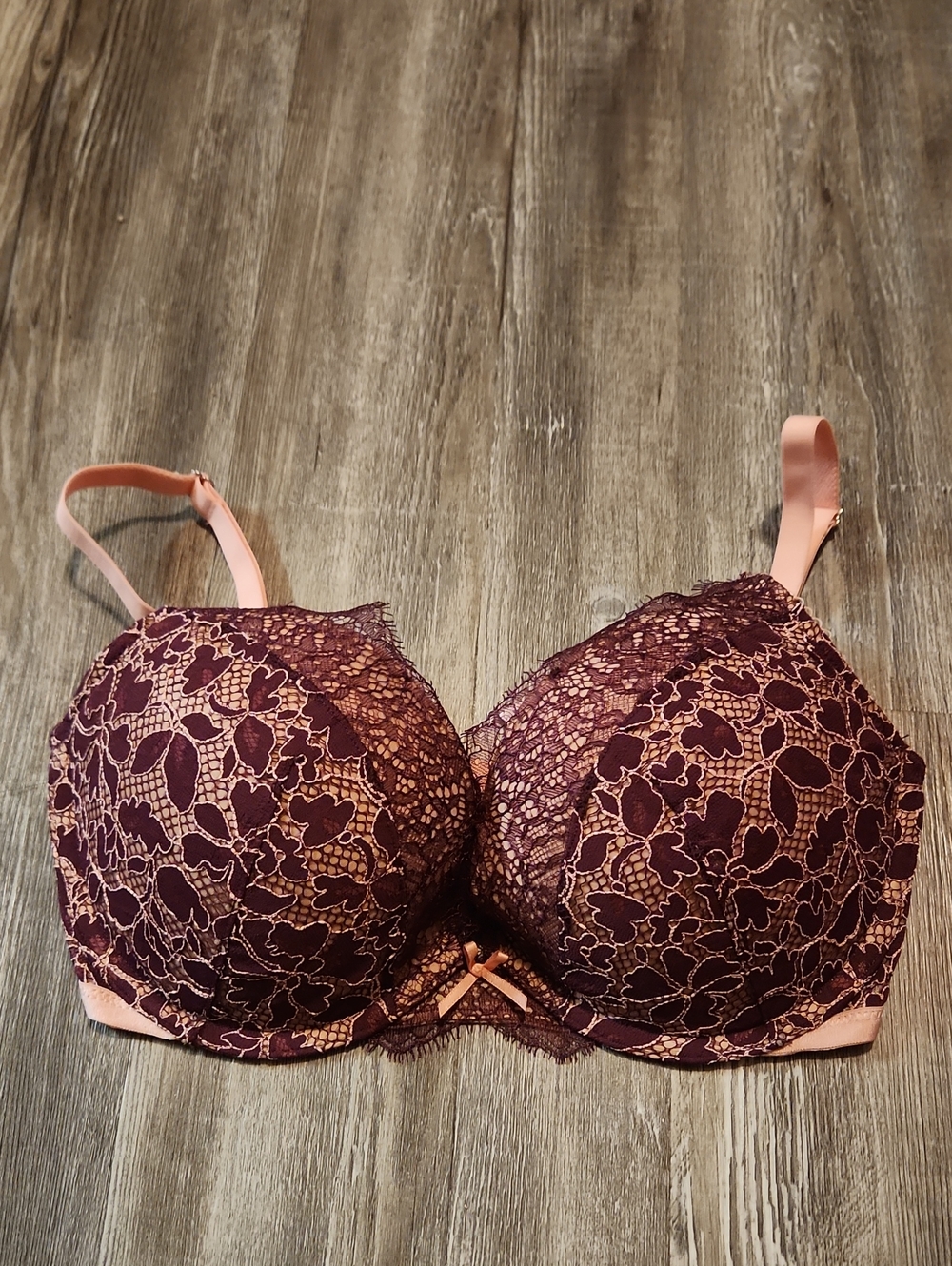 Victoria's Secret Dream Angels Underwire Bra in Burgundy and Blush
